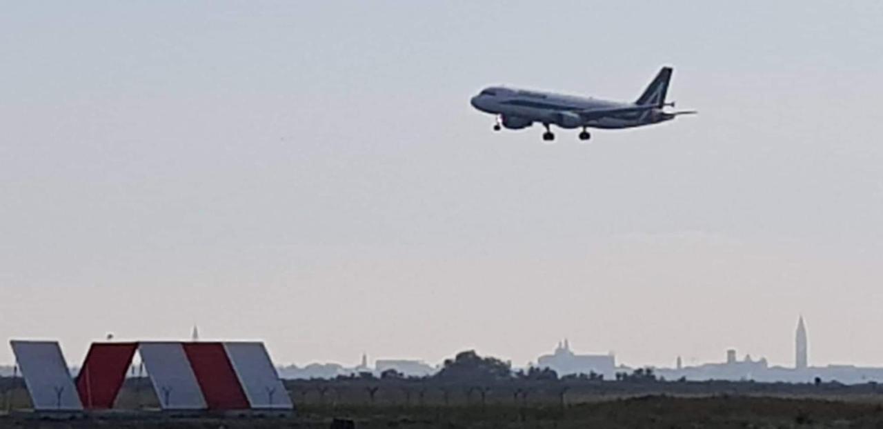 تيسّيرا B&B "Gabriel&Melissa" Airport View - Nuova - Ristrutturato Gennaio 2022 المظهر الخارجي الصورة